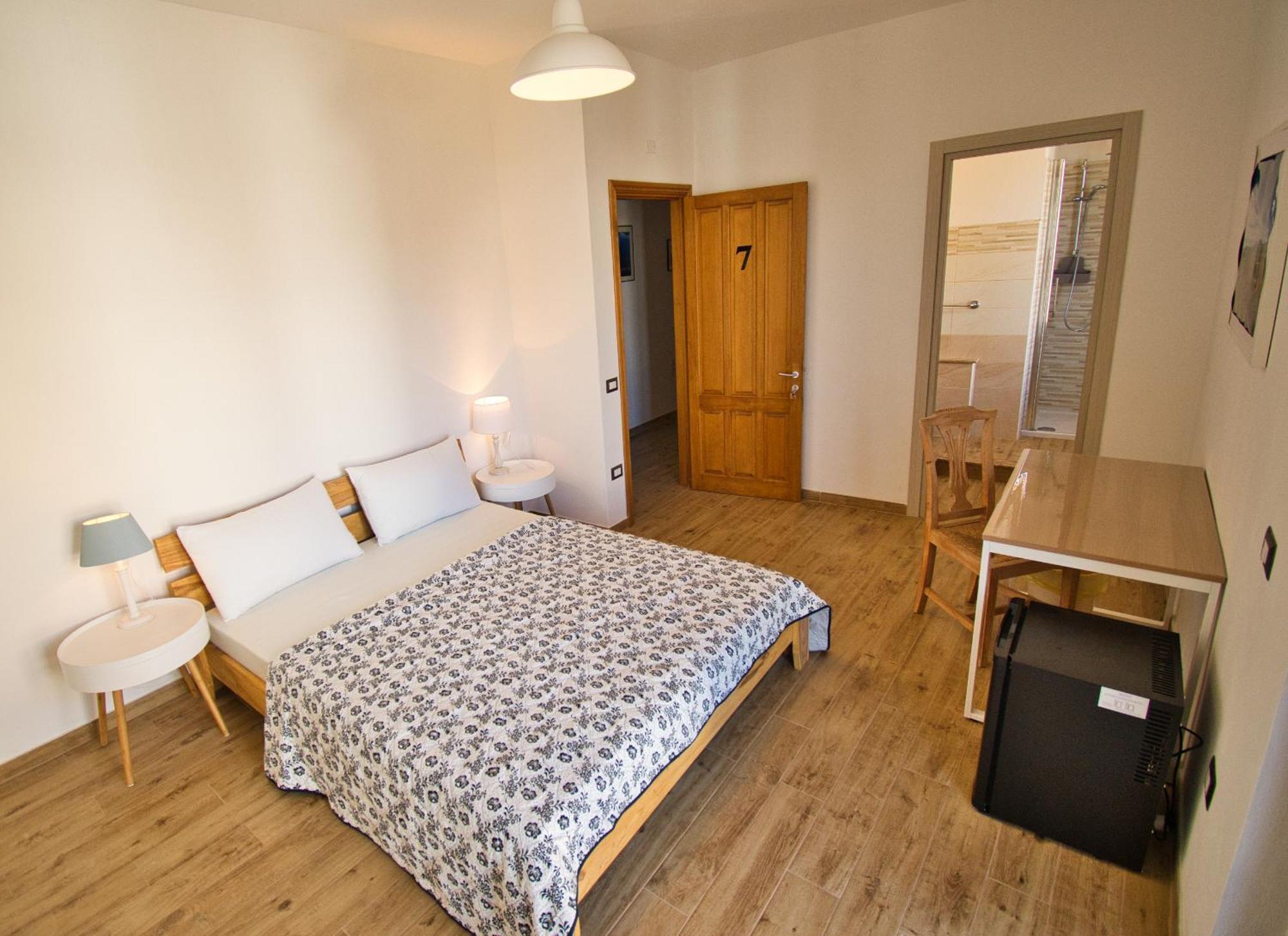Dommu Livia Hotel Lotzorai Buitenkant foto
