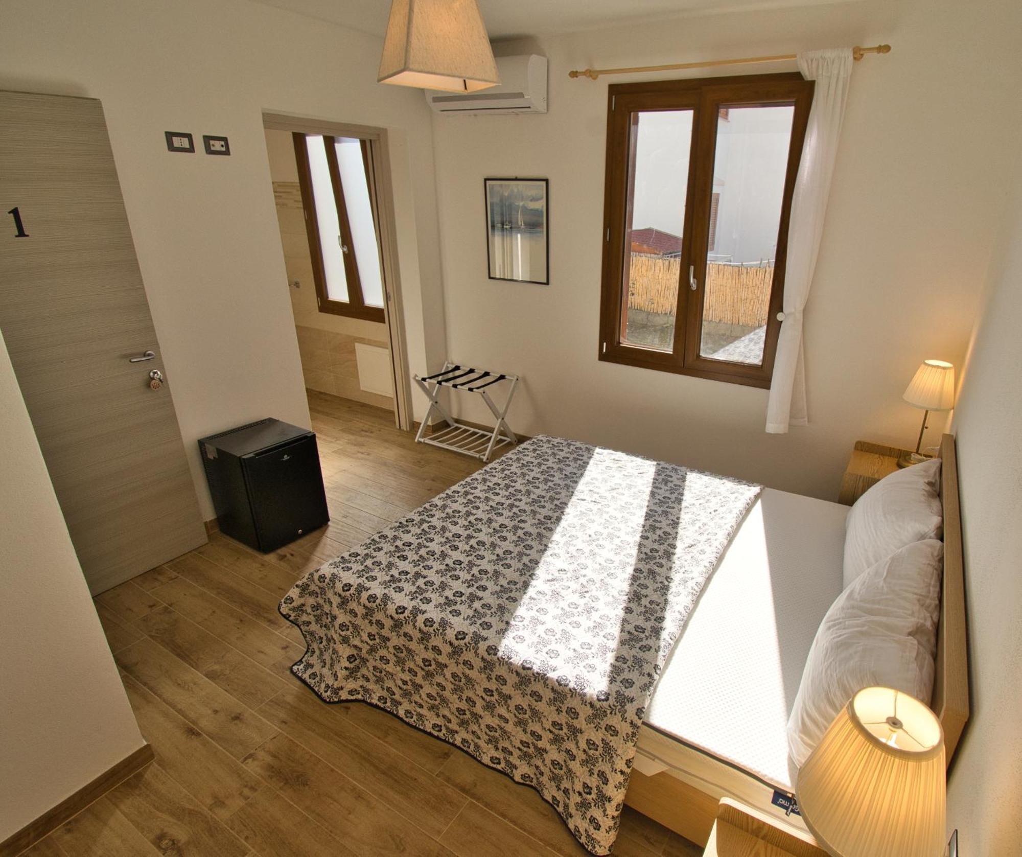 Dommu Livia Hotel Lotzorai Buitenkant foto