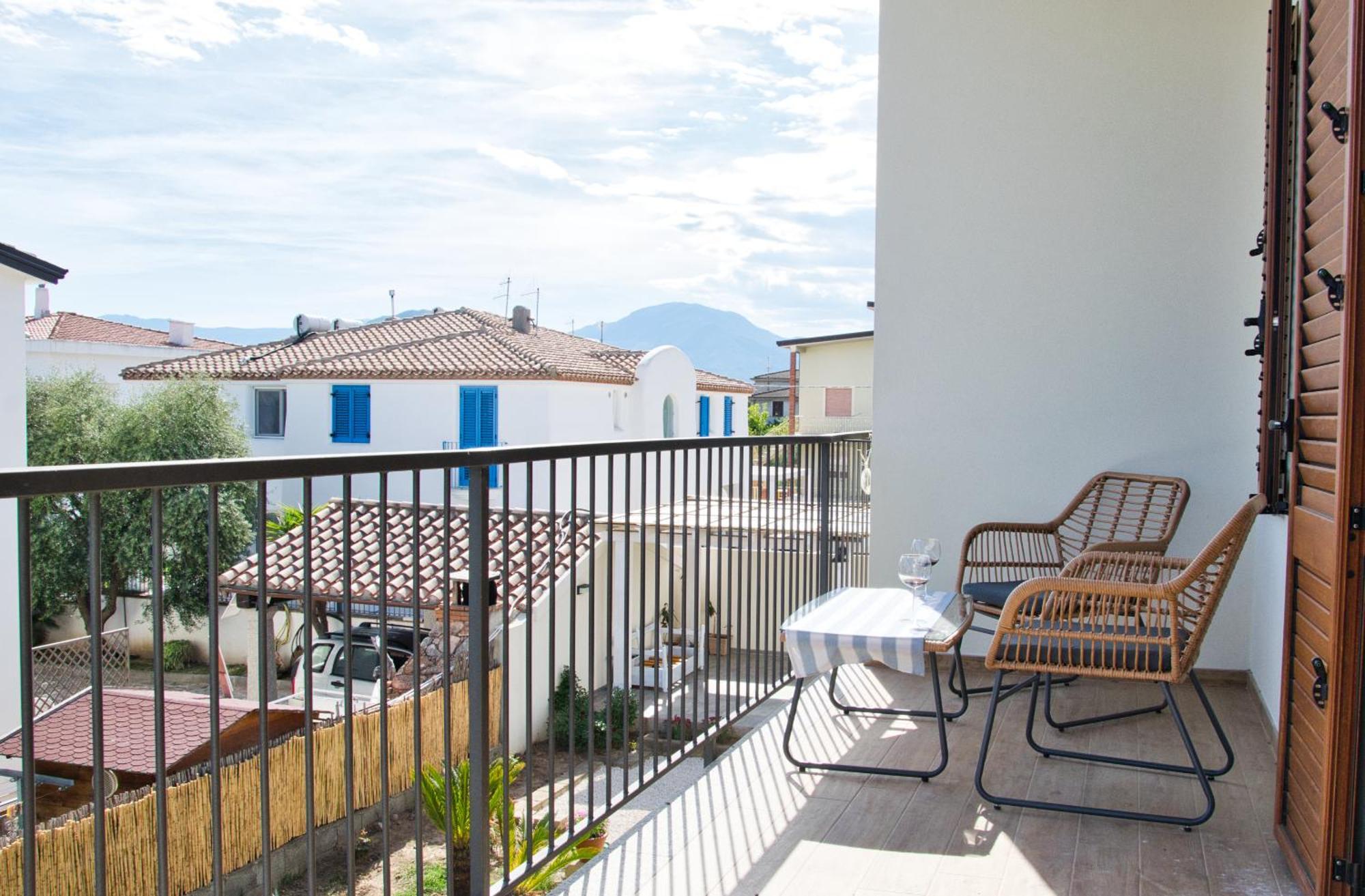 Dommu Livia Hotel Lotzorai Buitenkant foto