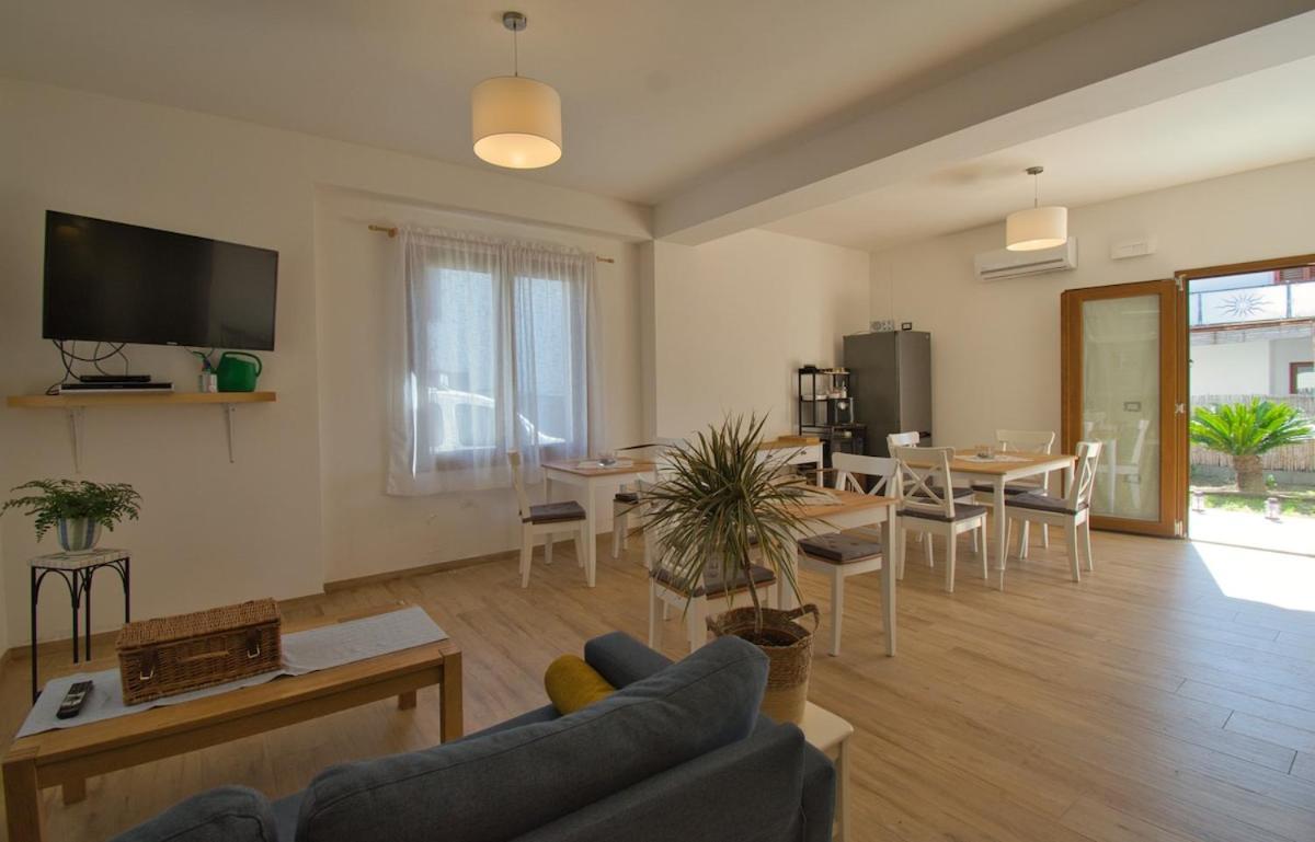 Dommu Livia Hotel Lotzorai Buitenkant foto