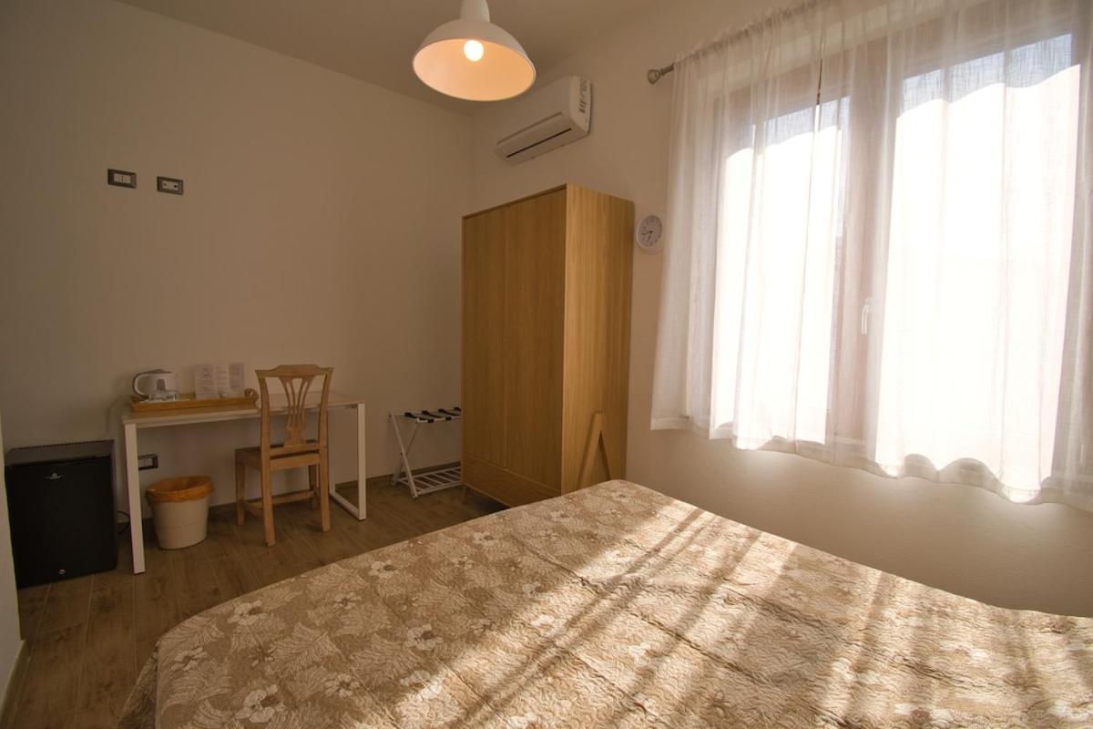 Dommu Livia Hotel Lotzorai Buitenkant foto