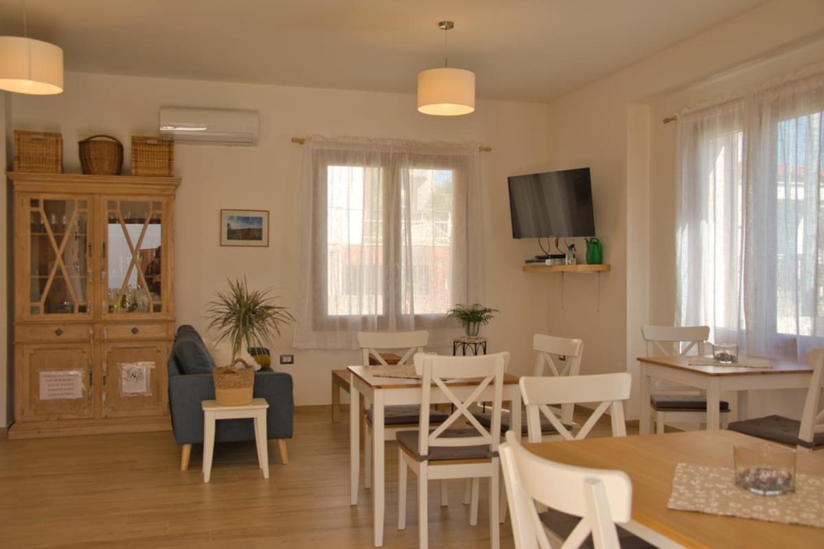 Dommu Livia Hotel Lotzorai Buitenkant foto