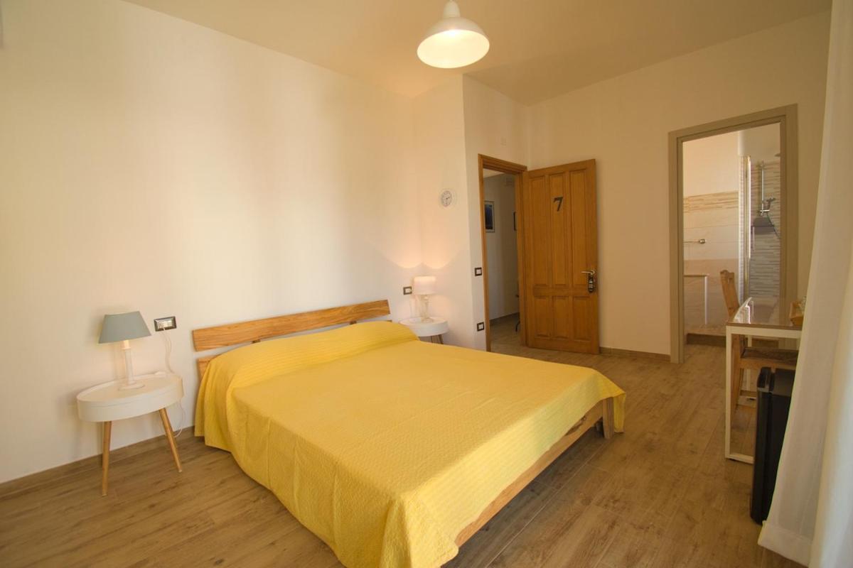 Dommu Livia Hotel Lotzorai Buitenkant foto